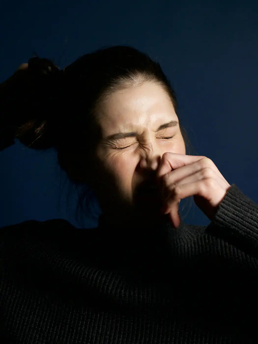 ¿Estornudos y congestión? Estos aceites esenciales alivian las alergias de forma natural