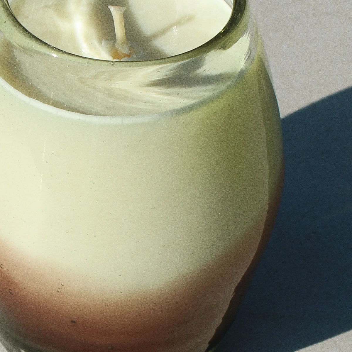 Beso de Noche | Vela Artesanal Aromática de 350 gr